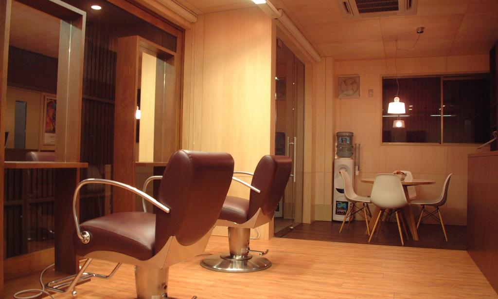BROWNSUGER(金沢文庫駅の理容室)