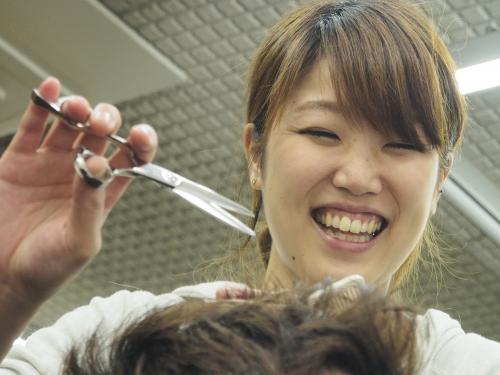 スタイリスト:佐久間　由香