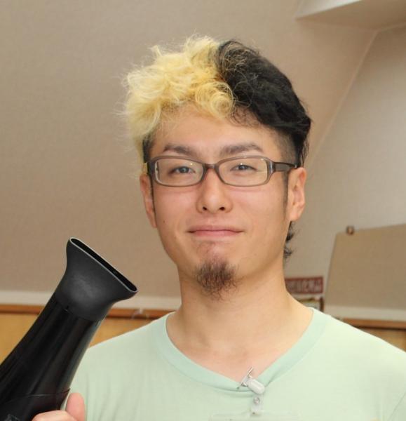 スタイリスト:佐藤正規