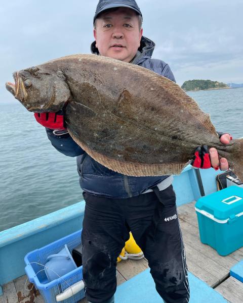 趣味　海釣り　日間賀島仕立て船　80㎝特大ヒラメ