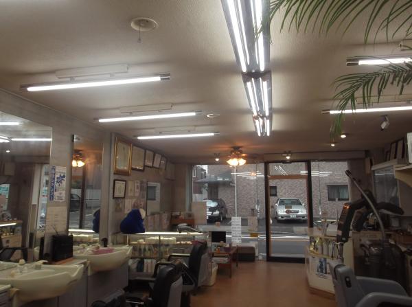 店内20坪の広さ