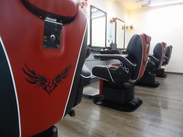 理容椅子4台ゆったり(^^)V