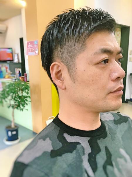 大人ショート ツーブロック 刈り上げスタイル