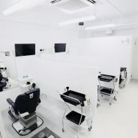 Bee-Blue Hair Produce