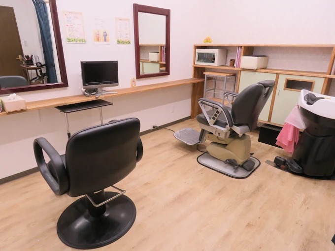 ヘアースタジオサーティーン(勝山町駅の理容室)