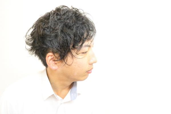 踊る、クセ毛