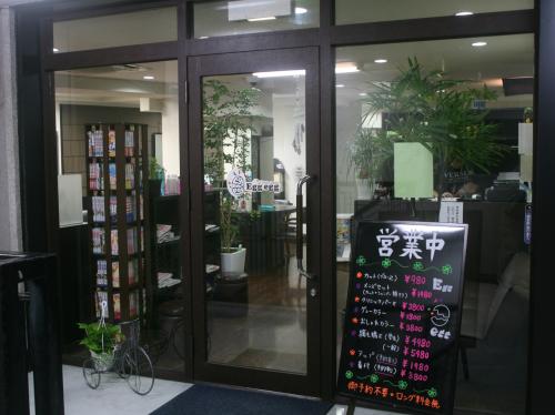 hair salon Egg egg 鶴瀬店入口