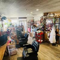 jenny's barber's garage