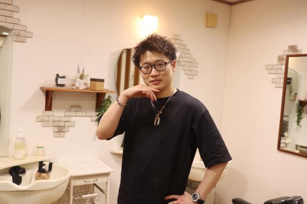 チーフスタイリスト　　半谷　竜磨(はんがいたつま)
