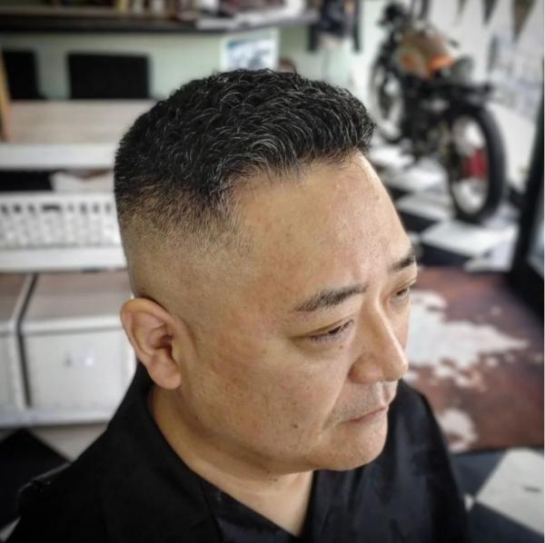 スキンフェード × アイロンパーマ