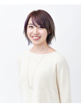スタイリスト:近藤
