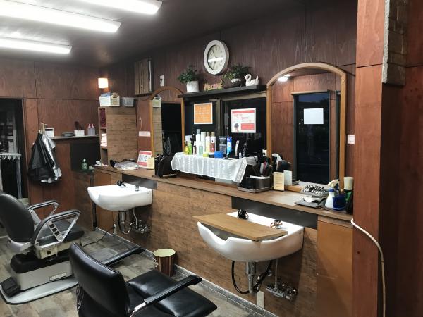 美容室　店内雰囲気