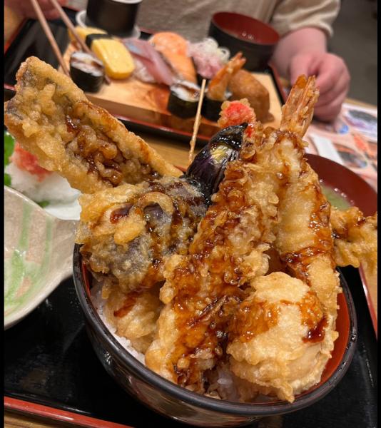 太郎丸さんランチ　天丼どっひゃー