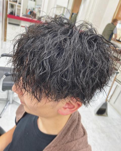 ツーブロック×ツイストスパイラル ミディアムショート