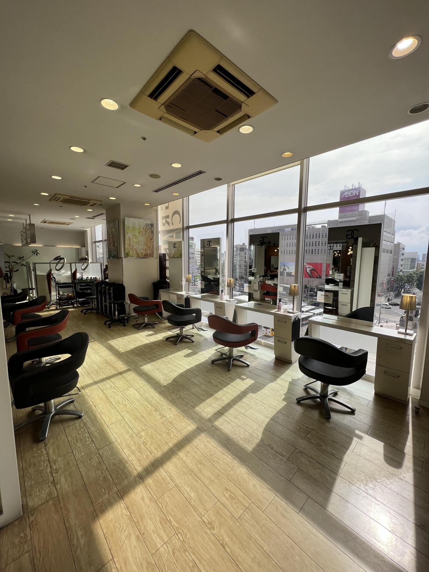 Hairdresser Taka (Grand Camus)(鹿児島中央駅前駅の理容室)