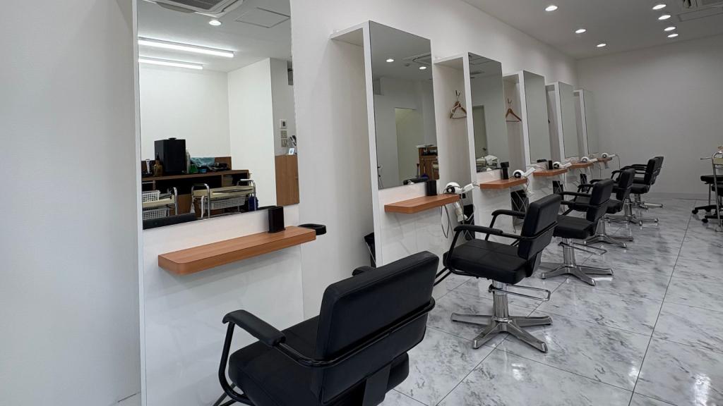 プラスプラス下総中山店(下総中山駅のカット専門店)