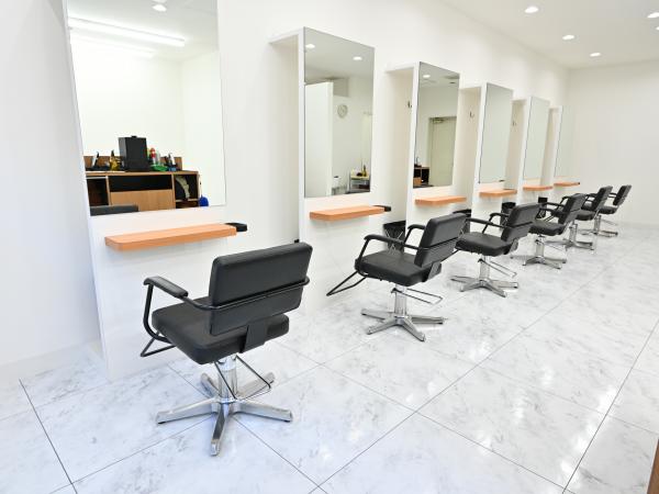 下総中山駅 南口 徒歩1分!